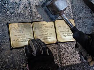 D. Streda podporí vkladanie spomienkových kameňov Stolpersteine