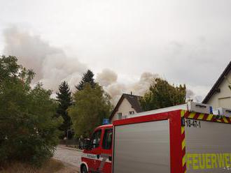 Mohutný lesný požiar v Brandenbursku dostali hasiči pod kontrolu