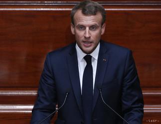 Macron pricestoval na návštevu Dánska, bude hovoriť o obrane