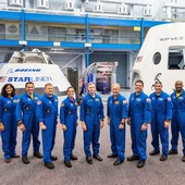 Kdo jsou astronauti NASA pro první mise s loděmi od SpaceX a Boeingu?