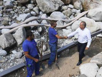 Kiska navštívil povodňami postihnuté obce v Tatrách, kritizoval ťažbu dreva