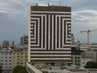 Chátrajúci hotel Kyjev v Bratislave chcú začať rekonštruovať budúci rok