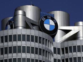 Automobilka BMW varovala, že zisk aj tržby budú tento rok nižšie