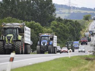 Farmári nielen zo Zemplína absolvovali protestnú jazdu