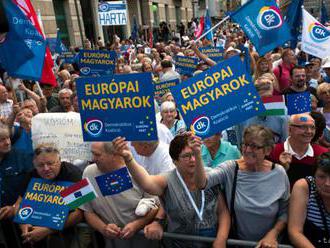 Opozícia protestuje proti vláde Viktora Orbána, chce európske Maďarsko