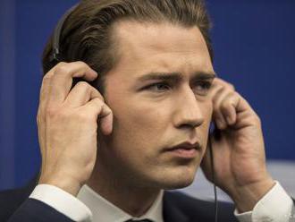 Kurz v Paríži apeloval, že treba zabrániť tvrdému brexitu