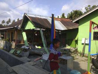 VIDEO: Cunami na ostrove Sulawesi ničilo domy, hlásia nezvestných