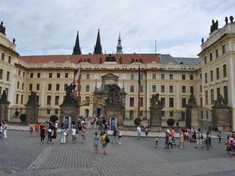 Slavnostní průvod praktikujících Falun Dafa