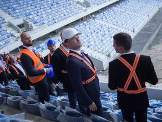 Foto: Pellegrini kontroloval stavbu Národného futbalového štadióna, konečná cena bude asi vyššia