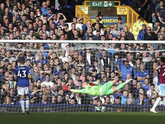 West Ham má prvý triumf v novej sezóne Premier League, Chelsea a Liverpool s 15 bodmi