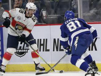 Video: Černák a Jaroš sa v príprave NHL tešili z triumfu, Daňo a Pánik zbierali mínusky