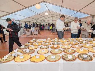 Kuchaři a kuchařky mohou soutěžit o nejlepší frgál a klobásu na Karlovském gastrofestivalu