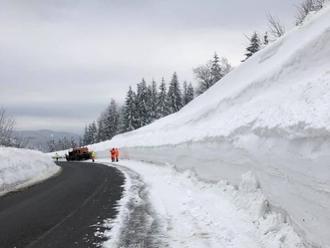 FOTO Na sever smerujú stovky hasičov: Také kopy snehu Slovensko už dávno nezažilo!