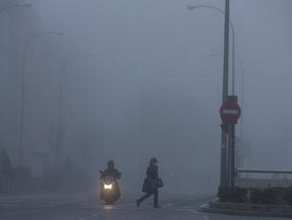 Meteorológovia upozorňujú na nepríjmný smog, postihnutý je hlavne sever