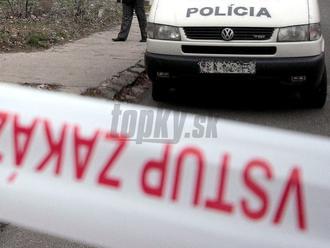 Záhadné úmrtie ženy v obci Choňkovce: Polícia zadržala podozrivého, nečakaný zvrat v prípade