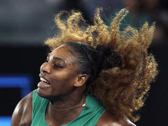 Serena hladko postúpila do 3. kola Australian Open, jej sestra Venus uštedrila súperke aj „kan