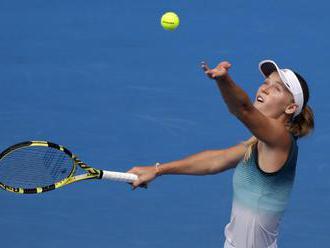 Wozniacka neobháji titul na Australian Open, atraktívny súboj bývalých jednotiek vyhrala Šarapovová