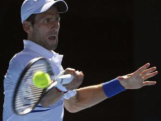 Video: Djokovič stratil so Shapovalovom prvý set, ale postup na Australian Open si postrážil