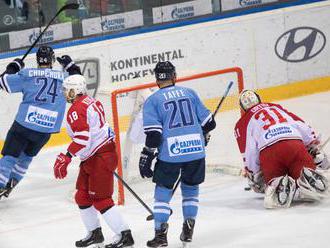 Slovan utŕžil prehru od hráčov Víťaza Podoľsk, rozhodnuté bolo už po úvodnej tretine