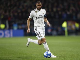 Video: Real Madrid prišiel o ďalšieho hráča, Benzema si v zápase proti Betisu zlomil ruku