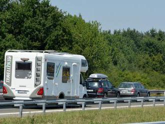 VODIČI, POZOR: Medzi Ivachnovou a Liskovou sú obojsmerné kolóny