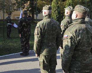 OĽaNO chce, aby sa vojakom zvýšili platy skôr