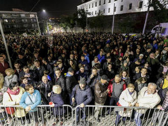 Pochod Za slušné Slovensko podporili v mestách tisíce ľudí