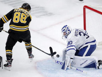 NHL: Boston s Chárom zdolal Toronto, Edmonton s Jurčom prehral