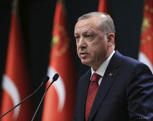 Erdogan: Turecko v Sýrii prímerie nikdy nevyhlási a sankcií sa nebojí