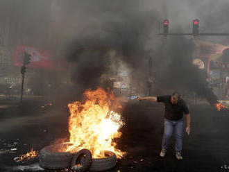 V Libanone sú v dôsledku protestov pozatvárané obchody a školy