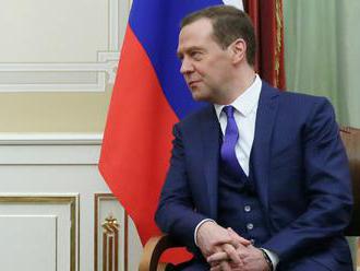 Medvedev tvrdí, že sankcie budú skôr či neskôr obojstranne zrušené