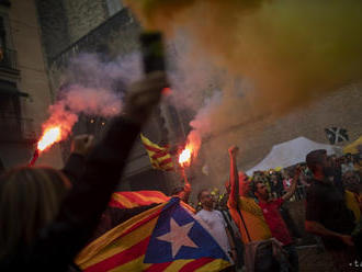 Pri násilnostiach v Barcelone utrpelo zranenia najmenej 44 ľudí