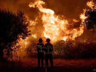 Lesné požiare v Kalifornii sa rozšírili aj do oblasti Los Angeles