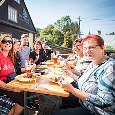 Frgály, kozí zmrzlina, street food i zabíjačka: nenechejte si ujít Karlovský gastrofestival