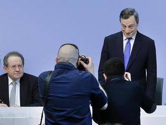 Draghi obhajuje politiku ECB. Teraz musia viac urobiť vlády