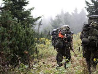 Pri výcviku hodu granátom sa v Česku zranili traja vojaci