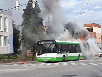 V Košiciach zhorel autobus