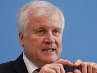 Seehofer po útoku pri synagóge sľúbiľ posilnenie bezpečnostných orgánov