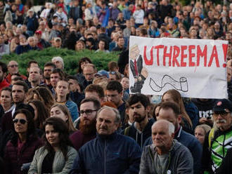 Podľa politológa M. Řádka sa na súčasnej atmosfére môžu „priživiť“ i extrémistické strany