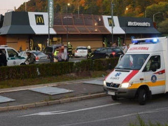 Žena nešťastne havarovala, ľudia si robili FOTO: Je to hyenizmus, hovorí polícia