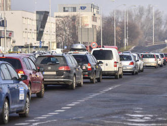 Na toto sme všetci čakali! Dušičky spôsobujú na cestách chaos, na viacerých miestach sú kolóny