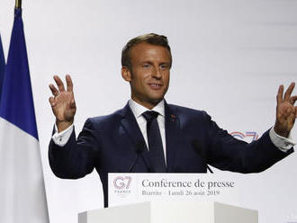 Macron na stretnutí so Stoltenbergom obhajoval svoje tvrdenie o NATO