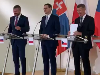 Orbán podcenil Pellegriniho, Babiš vyplazil jazyk. Čo pobavilo lídrov v Prahe?