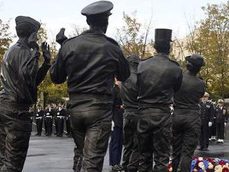 Macron odhalil pamätník francúzskych vojakov, ktorí zahynuli v zahraničí