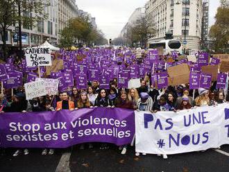 Proti násiliu voči ženám protestovali v Paríži tisíce ľudí