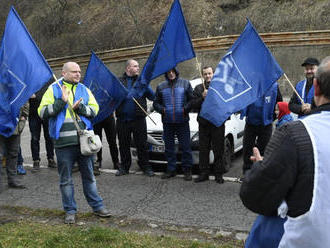 PROTEST: Vodiči kamiónov z košickej prepravnej firmy vyšli do ulíc