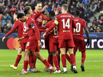 Liverpool povolal z hosťovania v Stuttgarte mladého obrancu Phillipsa