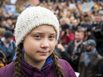 Klimatická aktivistka Thunbergová cestuje domov v preplnených vlakoch