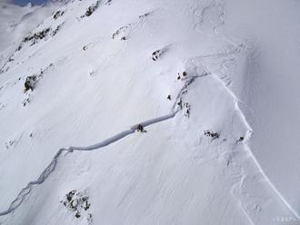 Lavína na alpskom ľadovci usmrtila dve lyžiarky