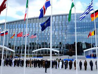 V Británii sa začína summit NATO, SR zastupujú Čaputová, Lajčák a Gajdoš